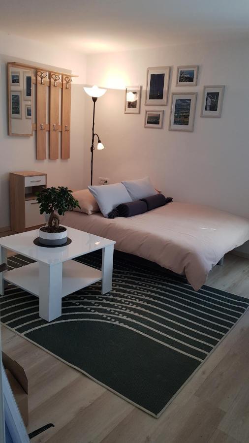 Ferienwohnung Koradinovi - Pod Vrtom Vipava Exterior foto